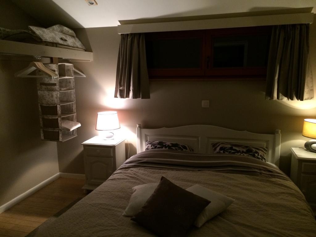 Villa "A La Petite Eolienne" Froid-Chapelle Zimmer foto
